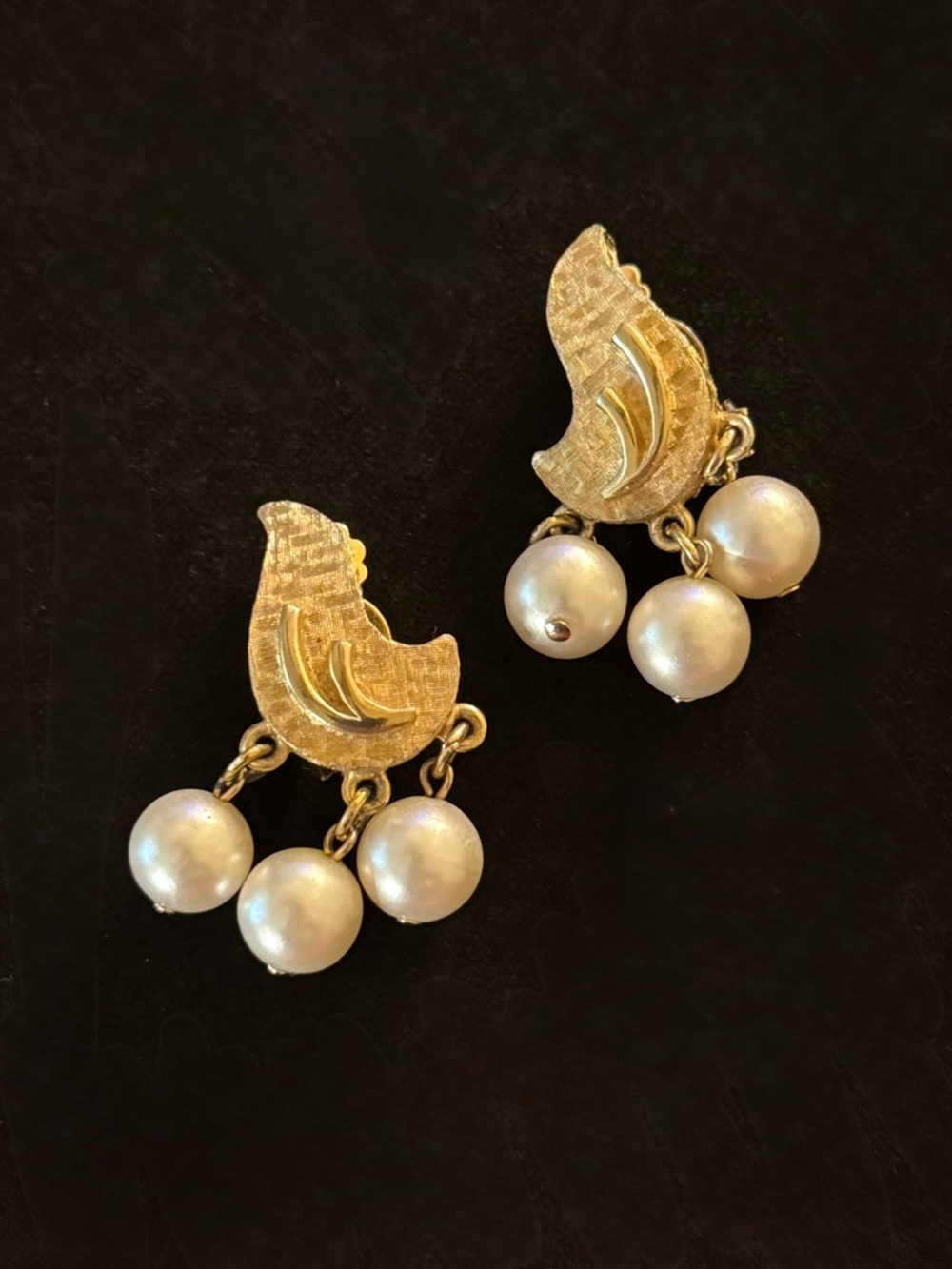 Gold Pearl Drop VTG Earrings